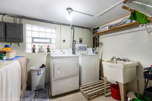 3039 N Haussen Court, Chicago, IL 60618