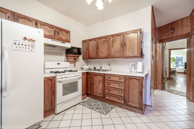 3039 N Haussen Court, Chicago, IL 60618