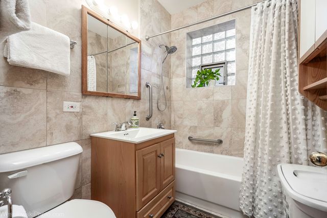 3039 N Haussen Court, Chicago, IL 60618