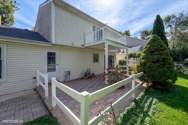 10 Mayflower Road, Vernon Hills, IL 60061
