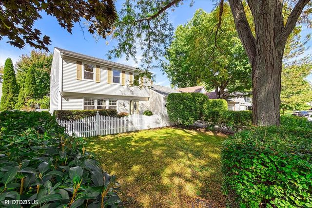 10 Mayflower Road, Vernon Hills, IL 60061