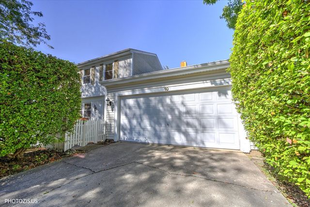 10 Mayflower Road, Vernon Hills, IL 60061