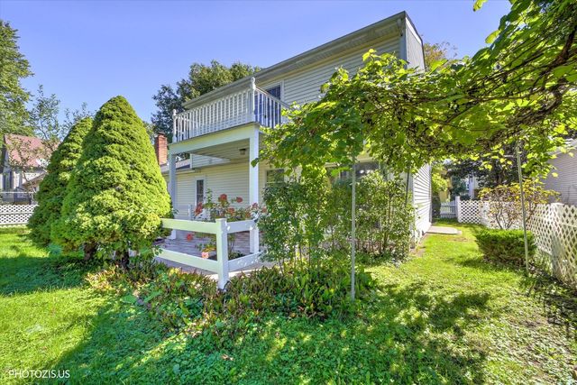 10 Mayflower Road, Vernon Hills, IL 60061