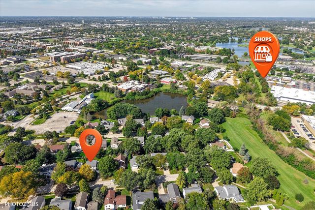 10 Mayflower Road, Vernon Hills, IL 60061