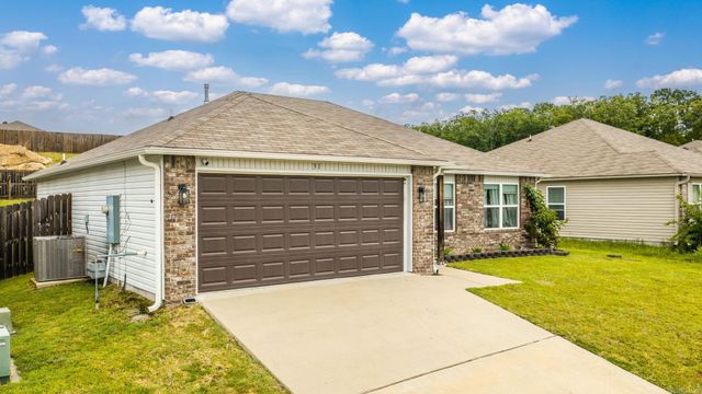 31 Summer Wind Road, Conway, AR 72032