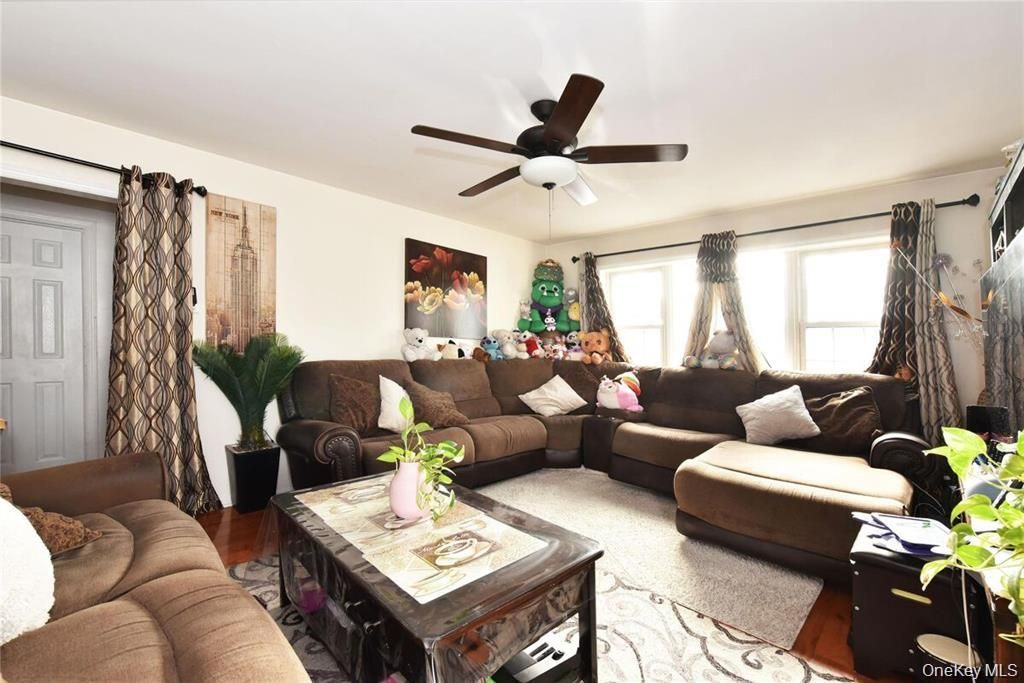 542 east meadow, Hempstead, NY 11554