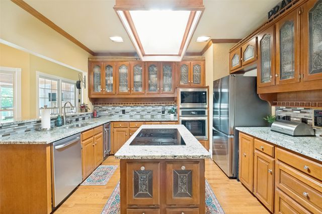 636 Bent Creek Drive, Desoto, TX 75115