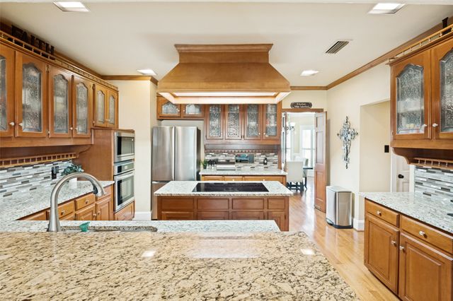 636 Bent Creek Drive, Desoto, TX 75115