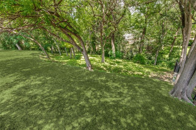636 Bent Creek Drive, Desoto, TX 75115