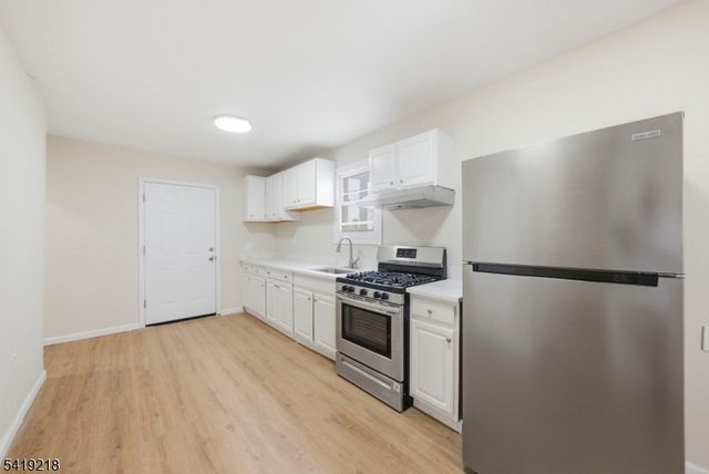 216 Delaware St, Elizabeth City, NJ 07206