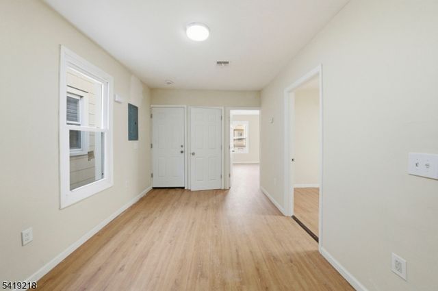 216 Delaware St, Elizabeth City, NJ 07206