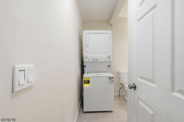 216 Delaware St, Elizabeth City, NJ 07206