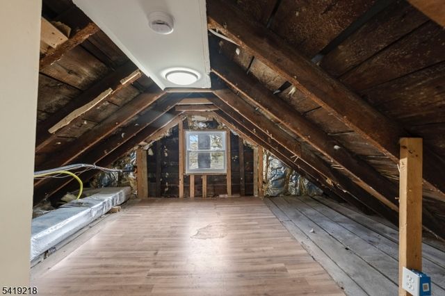 216 Delaware St, Elizabeth City, NJ 07206