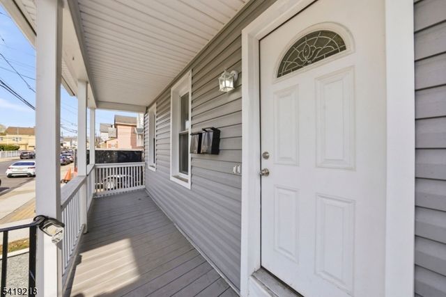 216 Delaware St, Elizabeth City, NJ 07206