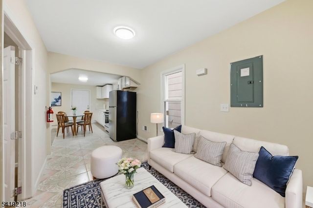 216 Delaware St, Elizabeth City, NJ 07206