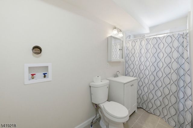 216 Delaware St, Elizabeth City, NJ 07206