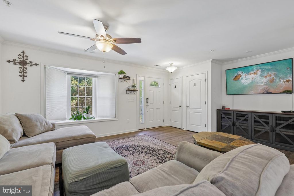 Image 12 of property listing at 1828 CASSANDRA DR #145, Eldersburg, MD 21784