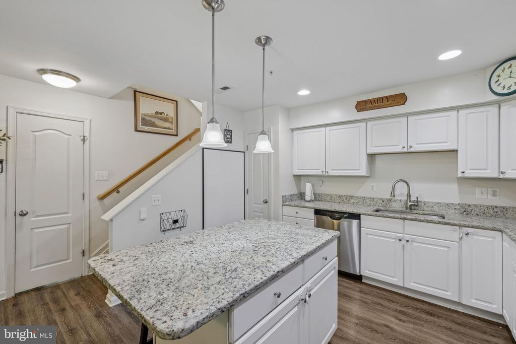 Image 13 of property listing at 1828 CASSANDRA DR #145, Eldersburg, MD 21784