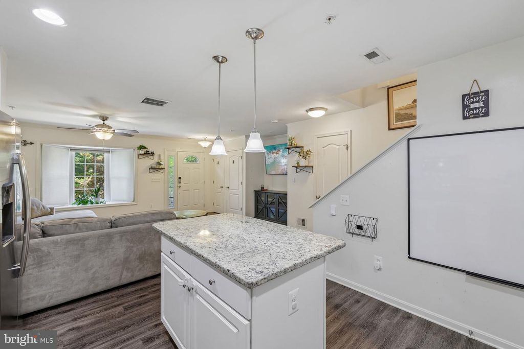Image 14 of property listing at 1828 CASSANDRA DR #145, Eldersburg, MD 21784