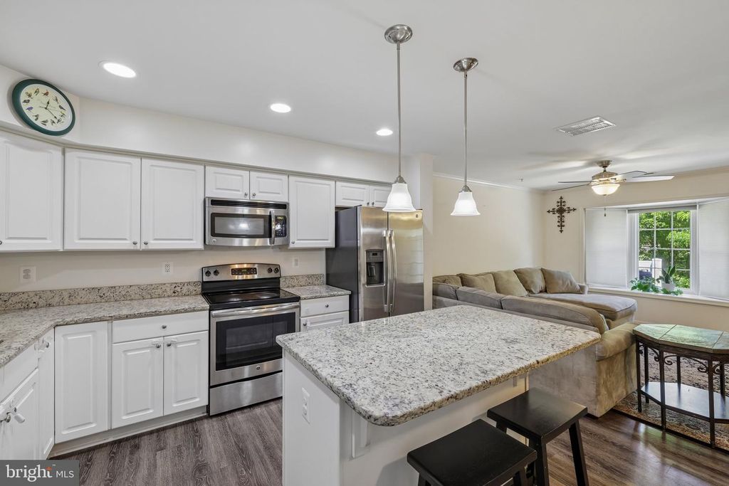 Image 15 of property listing at 1828 CASSANDRA DR #145, Eldersburg, MD 21784