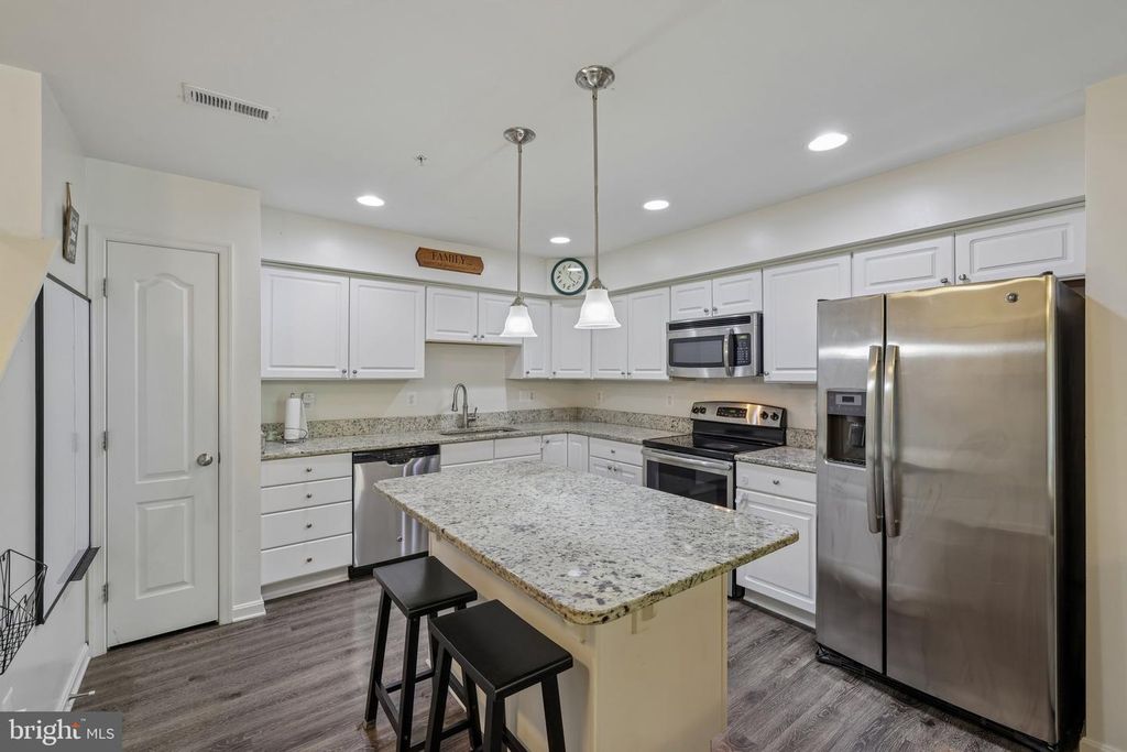 Image 3 of property listing at 1828 CASSANDRA DR #145, Eldersburg, MD 21784