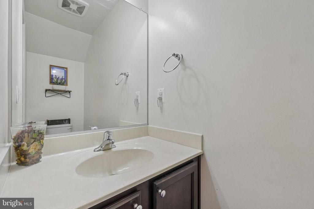 Image 30 of property listing at 1828 CASSANDRA DR #145, Eldersburg, MD 21784