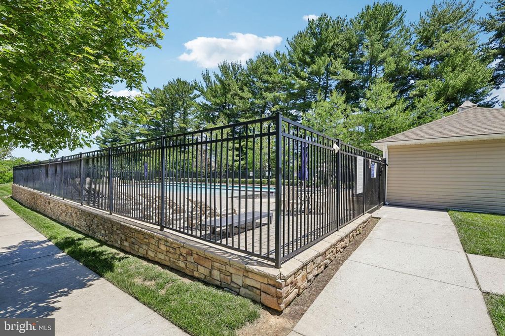 Image 33 of property listing at 1828 CASSANDRA DR #145, Eldersburg, MD 21784