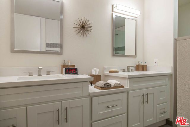 1271 Granville Avenue 202, Los Angeles, CA 90025