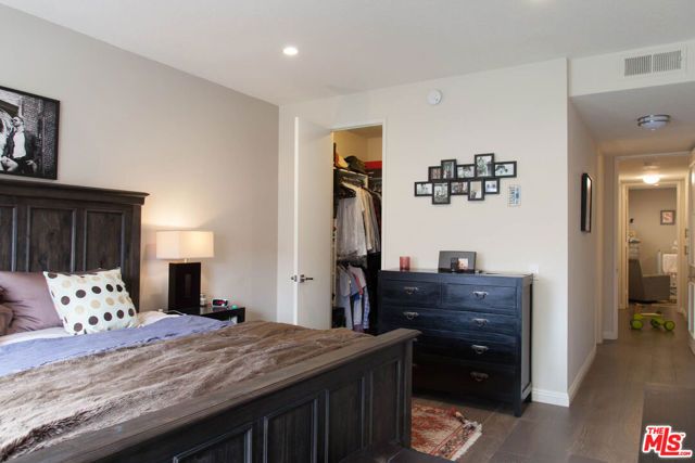 1271 Granville Avenue 202, Los Angeles, CA 90025