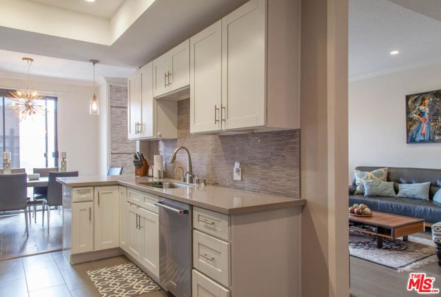 1271 Granville Avenue 202, Los Angeles, CA 90025