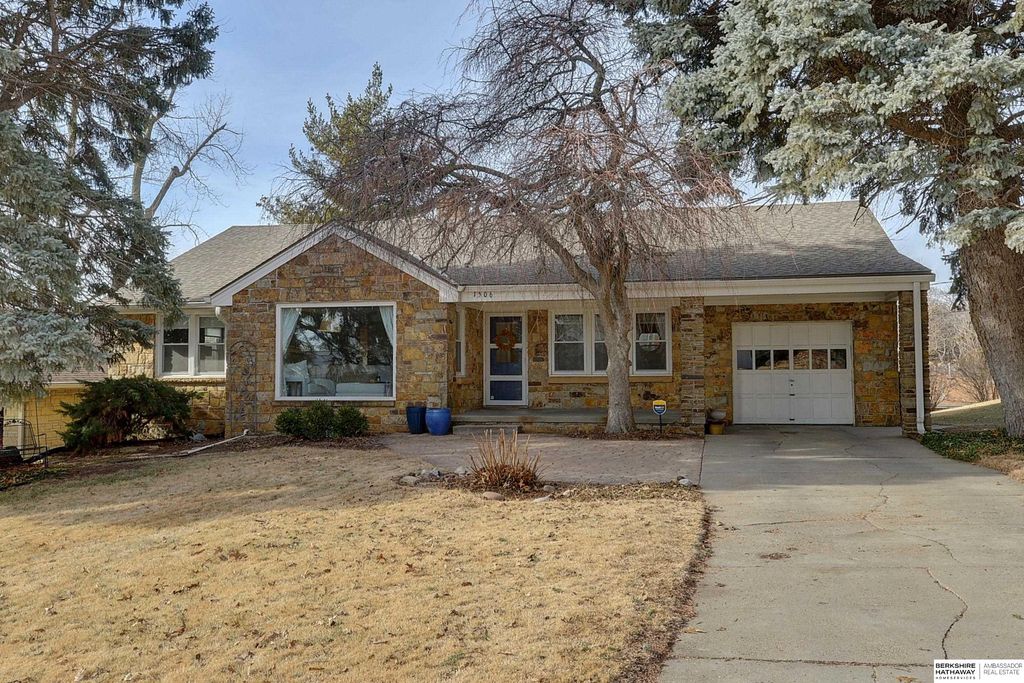 1506 N 59th Street, Omaha, NE 68104