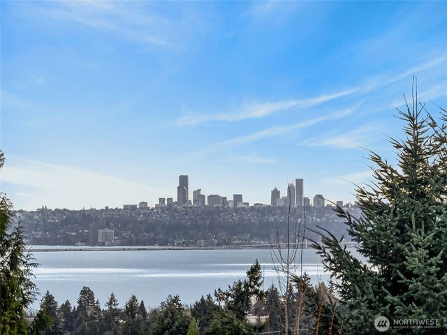 11222 NE 100th Street, Kirkland, WA 98033