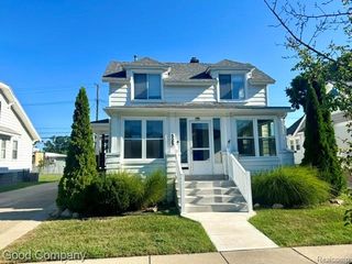 525 E 5TH Street A, Royal Oak, MI 48067