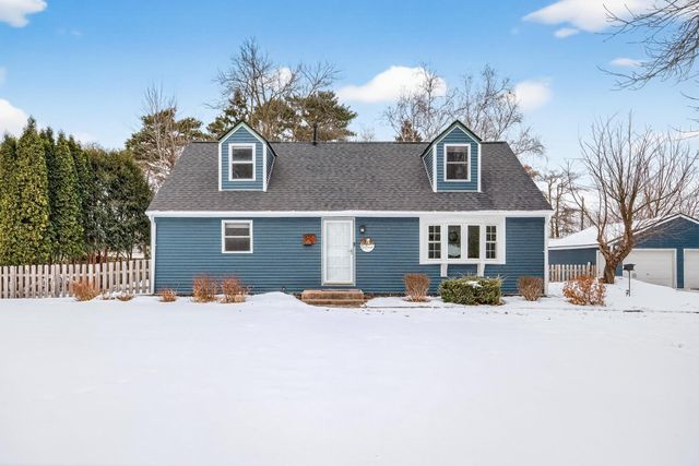 9090 Jamaca Court N, Lake Elmo, MN 55042