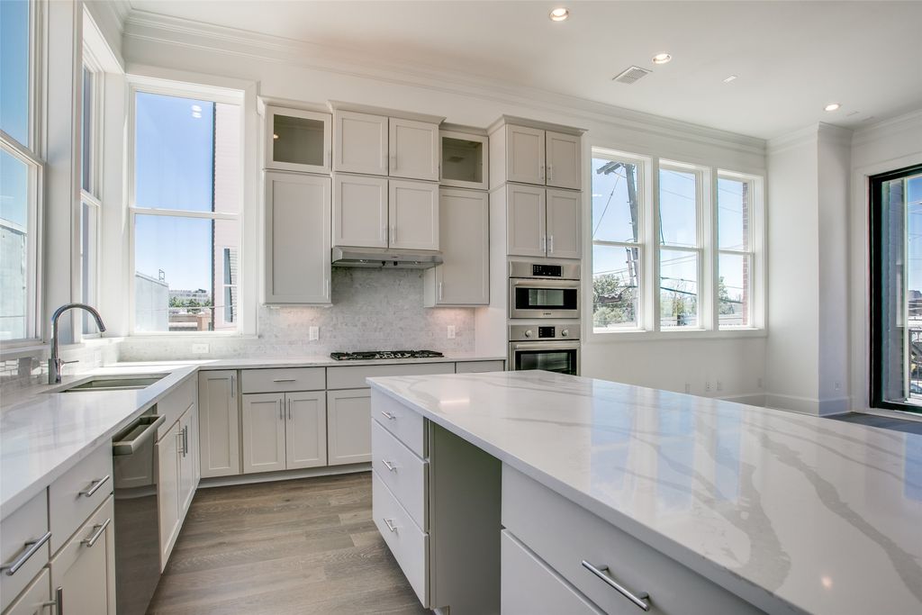 207 Carroll Street, Fort Worth, TX 76107 — photo 3