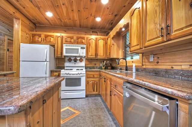 47 Blue Sky Drive, Blue Ridge, GA 30513