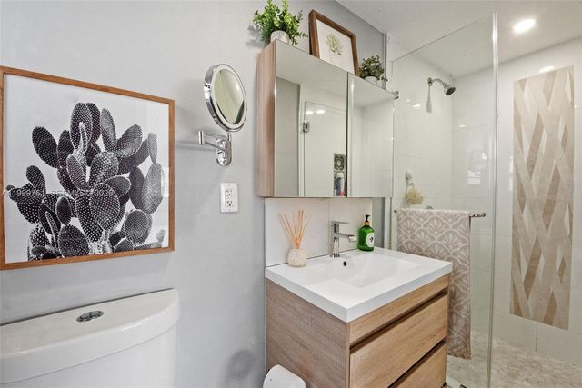 281 Pocatella St, Miami Springs, FL 33166