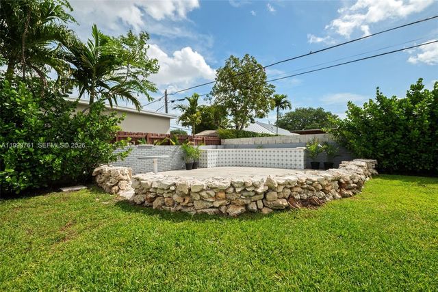 281 Pocatella St, Miami Springs, FL 33166