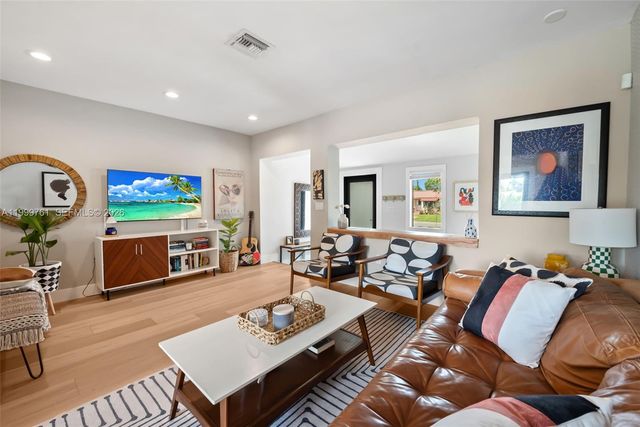 281 Pocatella St, Miami Springs, FL 33166