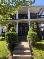 37 Inwood Place, Buffalo, NY 14209