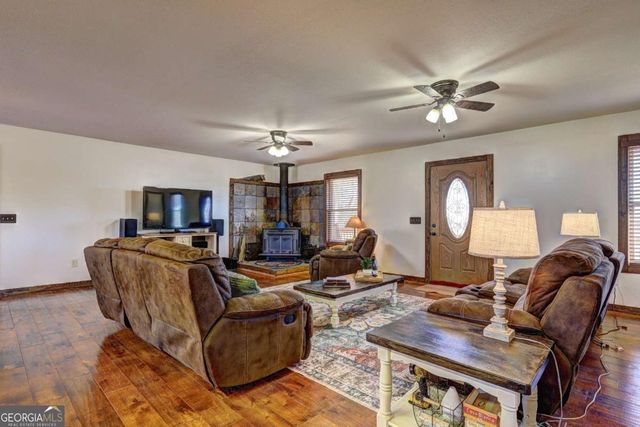 1891 Rg Starley Road NE, Mcintyre, GA 31054