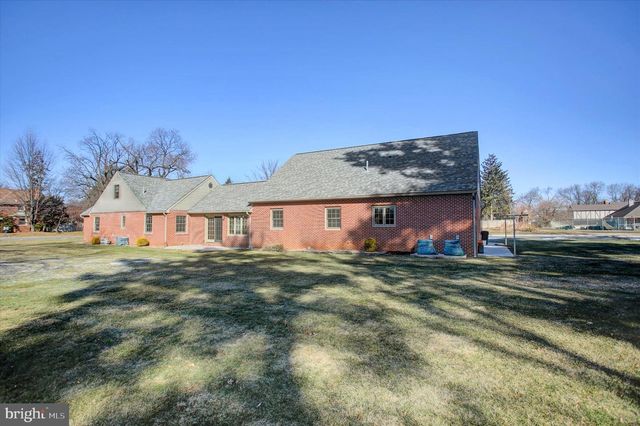 1566 WILSON AVENUE, Chambersburg, PA 17201