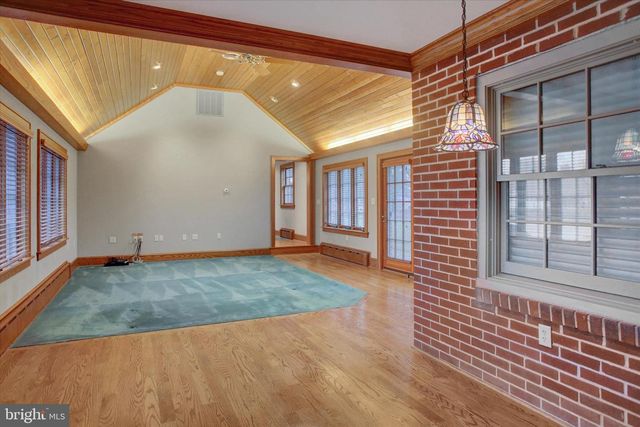 1566 WILSON AVENUE, Chambersburg, PA 17201