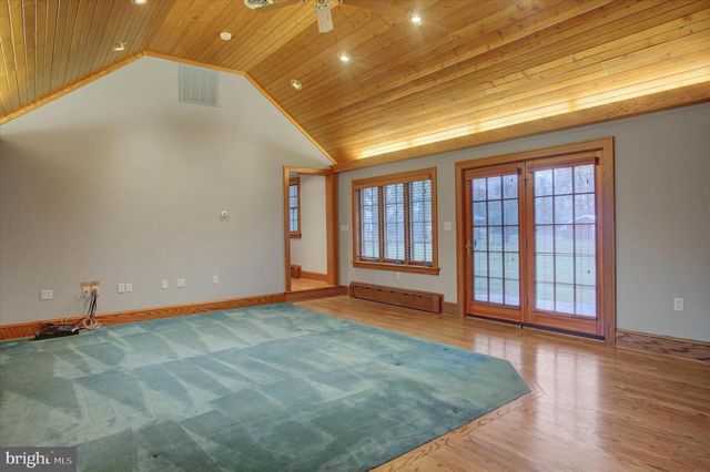 1566 WILSON AVENUE, Chambersburg, PA 17201