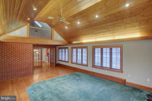 1566 WILSON AVENUE, Chambersburg, PA 17201