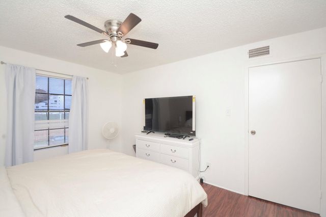 12660 Ashford Point Drive 416, Houston, TX 77082