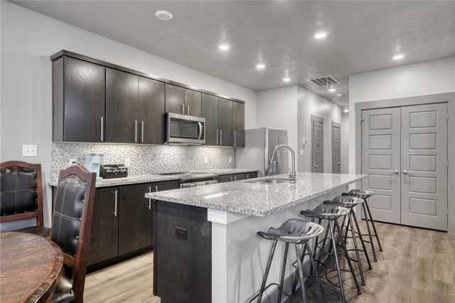 434 WILLIAM D FITCH PKWY, College Station, TX 77845