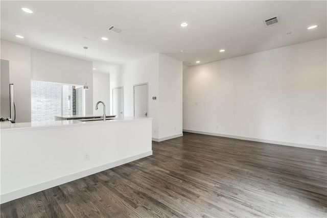 2290 N Fitzhugh Avenue 20, Dallas, TX 75204