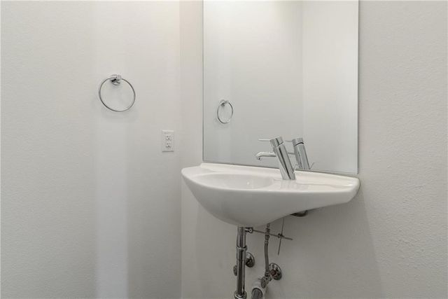 2290 N Fitzhugh Avenue 20, Dallas, TX 75204