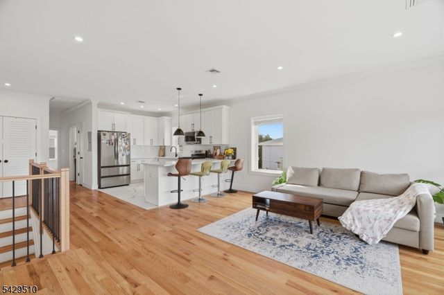 31 Patterson St, Harrison Town, NJ 07029